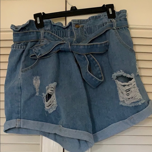 SHEIN Pants - Ruffled Top Jean Belted Shorts 1X